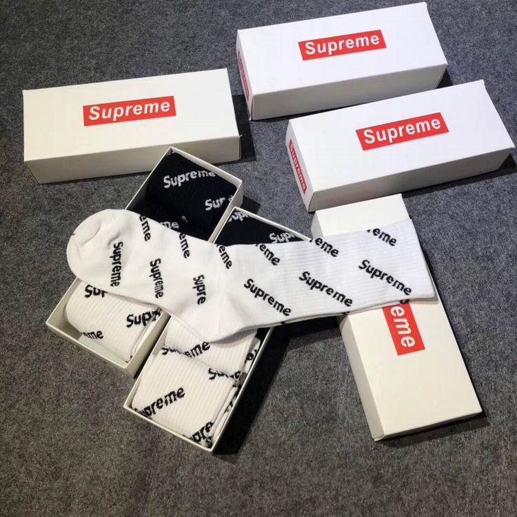 Supreme 袜子 0424